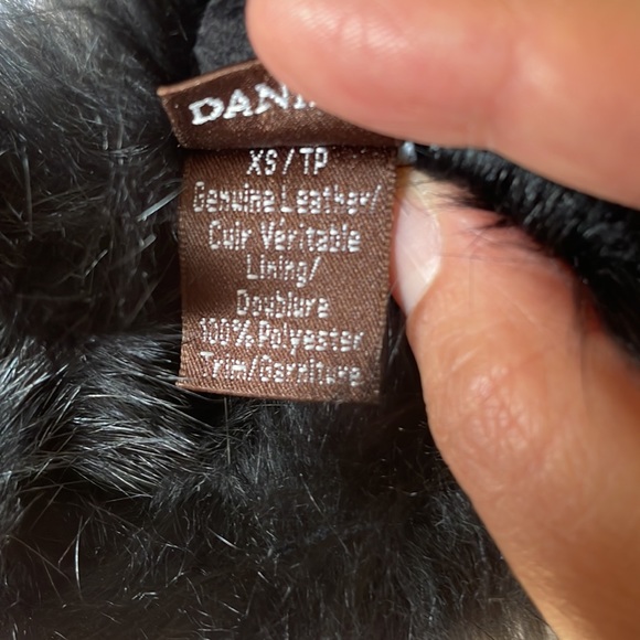 Danier leather gloves - Picture 4 of 4